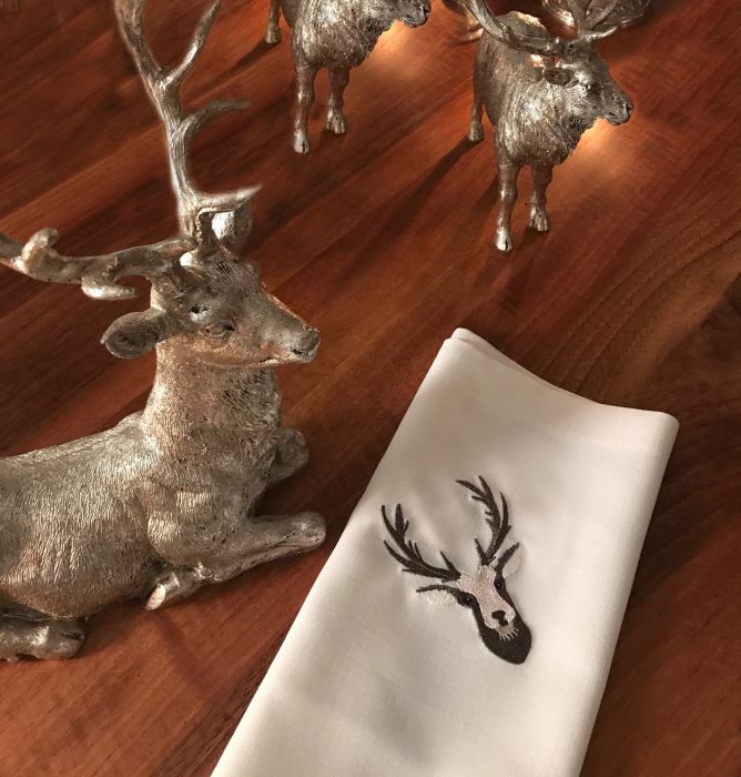 Sander Loft Serviette mit Hirschkopf